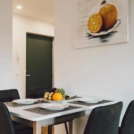 Apartment Brand New & Modern Luxury Designer 5, 6 And 45 *